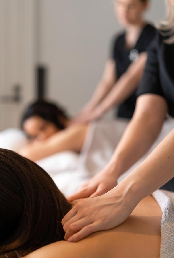 Runo Hotel Porvoo Eksteriør billede A foot massage